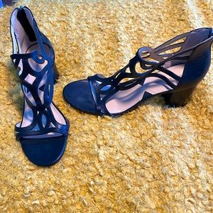 Adrienne Vittadini black strappy heels size 9M